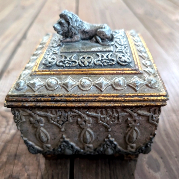 Vintage Trinket Box - Picture 2 of 7